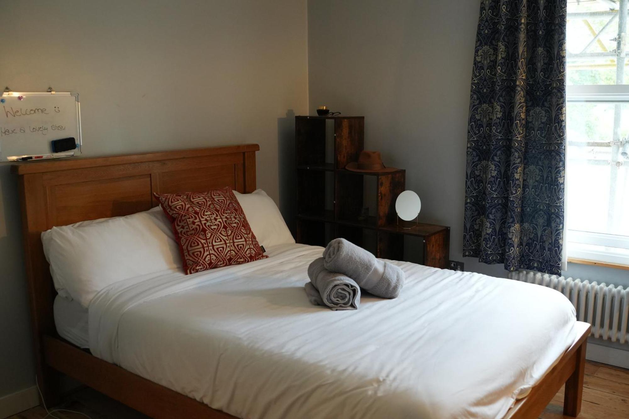 Stylish-Brockley-Entire Place Apartment London Exterior photo
